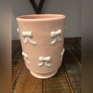 Target Bullseye Playground WHITE BOW Pink Brush Holder Vase Valentines 2026 NEW